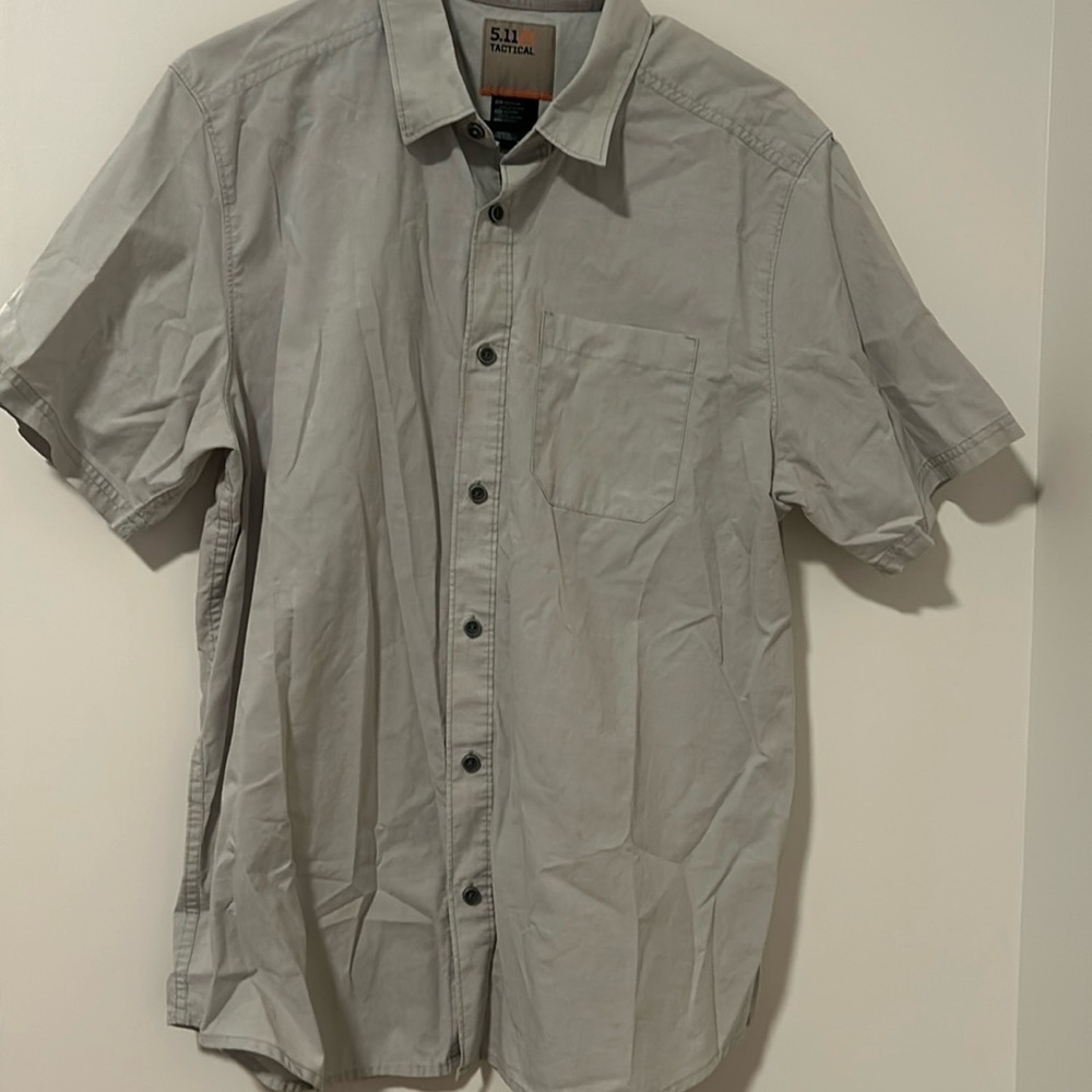 Men’s 511 Tactical Stone Gray Button Down Short Sleeve Shirt Size M 60% Cotton